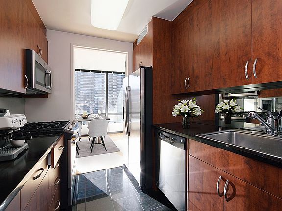 5th image of 420 E 61st St APT 3E