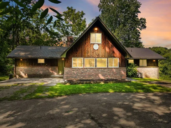 10 Wilderness Rd, Radford, VA 24141