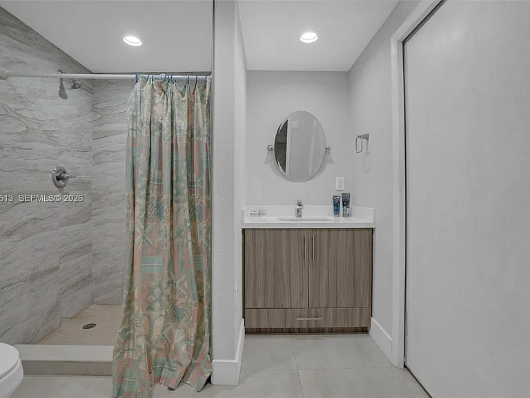 862 W 79th St #0 — Photo 20