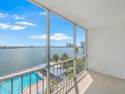 3010 Marcos Dr APT R509, Aventura, FL, 33160