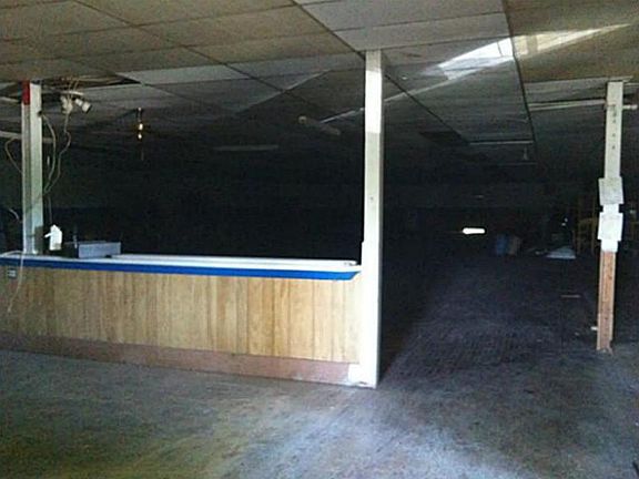 3rd image of 200 Avenue E