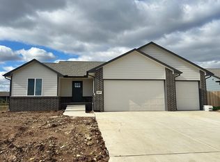 2815 N Rutland Ln, Augusta, KS 67010