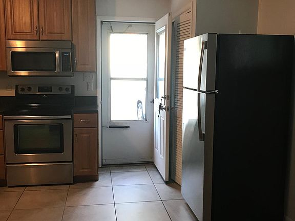 3rd image of 1680 S Wolcott Ct
