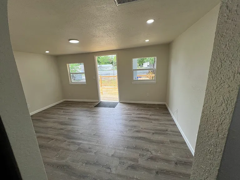 349 San Diego St — Photo 14