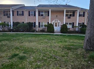 276 Parkside Dr, Suffern, NY 10901