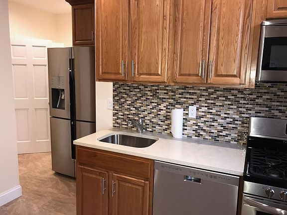 3rd image of 3352 29th St APT 2R