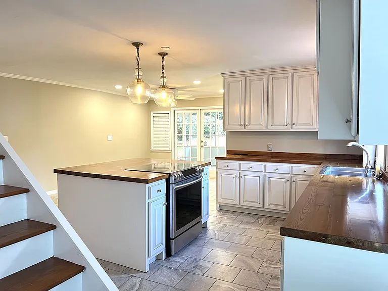 248 Hines Ter — Photo 26