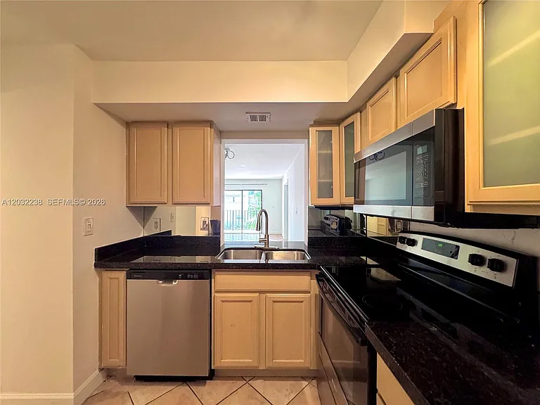1250 Lincoln Rd #203 — Photo 9