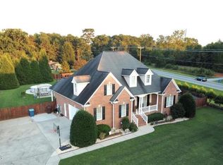 3098 Creek Point Rd, Graham, NC 27253