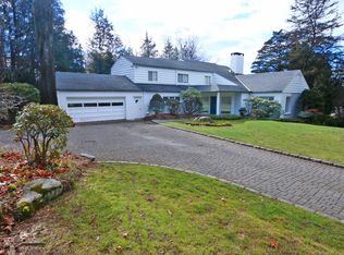 8 Powder Horn Hill Rd, Wilton, CT 06897