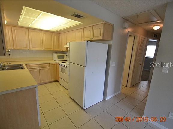 4th image of 3000 Catherine Dr #3002