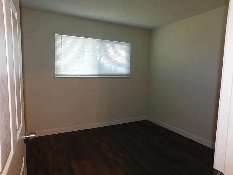 2 bedroom 1 Bath Duplex — Photo 10