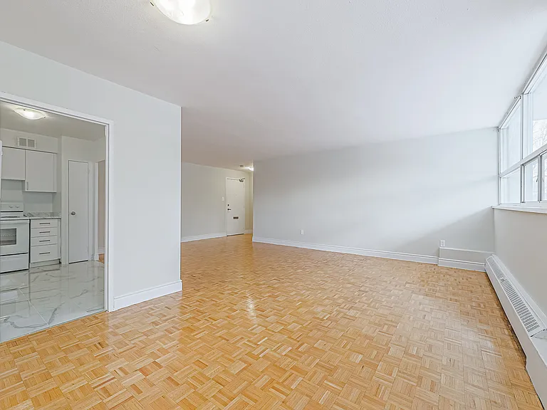 100 Rowena Dr — Photo 15
