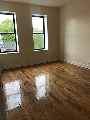 Rented by PMG Real Estate  | media 21