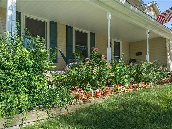 4th image of 3304 Bluett Dr
