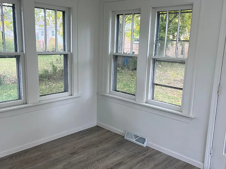 15824 Vine Ave — Photo 3