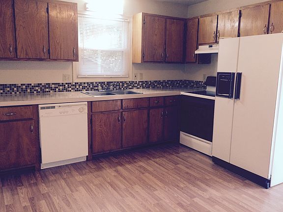 3rd image of 1265 Arnold Pl