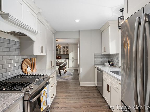 5th image of 6521 Samrick Ave NE