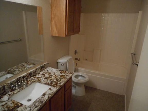 4th image of 502 Lanwood Ct