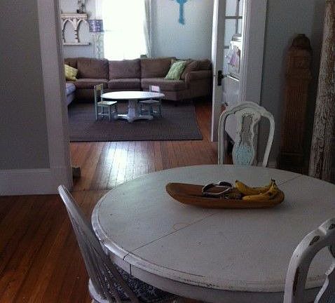 3rd image of 203 W Davis St