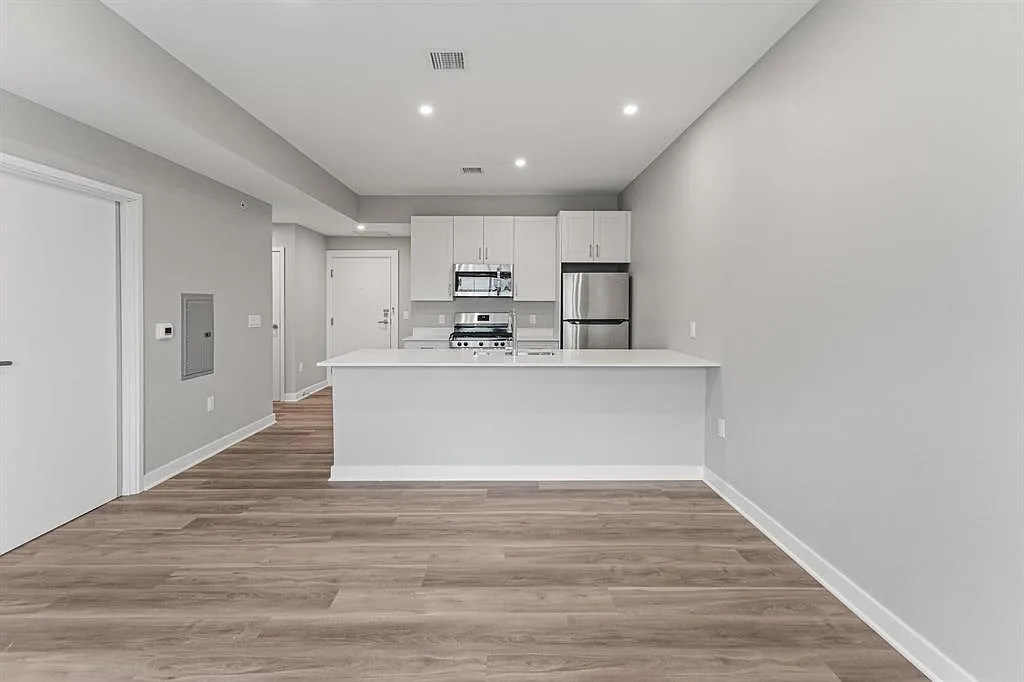 1 bed, 1.0 bath, 788 sqft, $2,215 — Photo 4