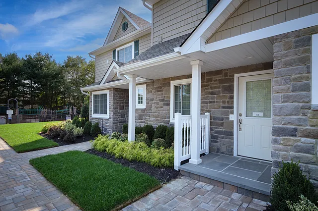 Fairfield Townhouses At Holtsville