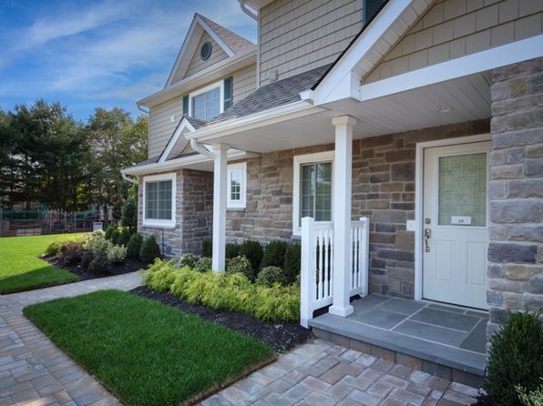 Fairfield Townhouses At Holtsville | 2 Victorian Ct, Holtsville, NY
