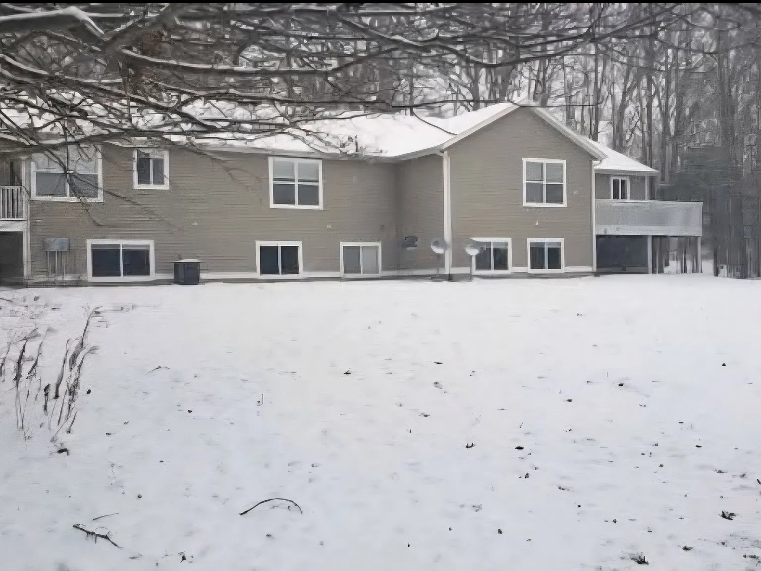 3 bed, 2100 sqft, $2,100 — Photo 4