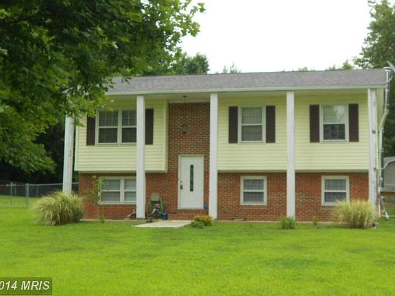2nd image of 39530 Hiawatha Cir