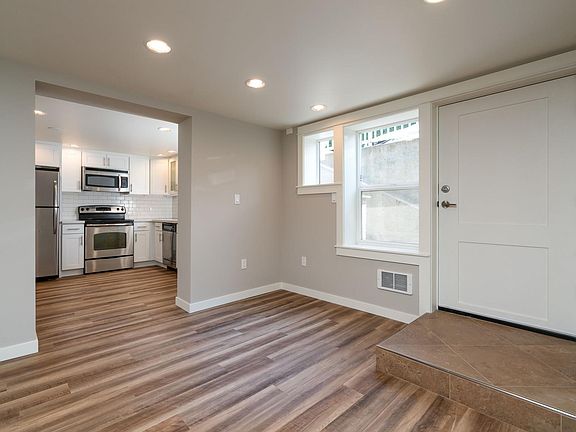 4th image of 332 7th Ave S #B