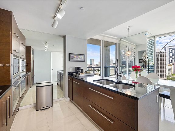 5th image of 485 Brickell Ave APT 1604