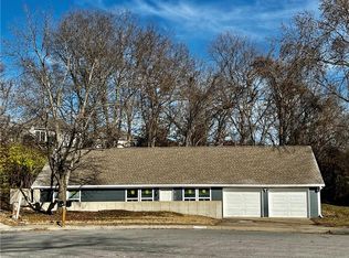 6145 N Baltimore Ave, Kansas City, MO 64118