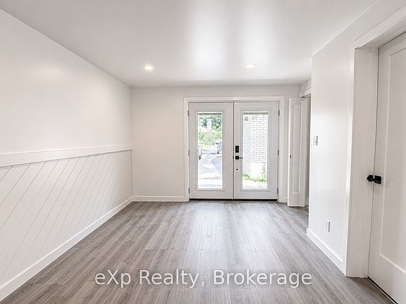 2nd image of 265 College St W