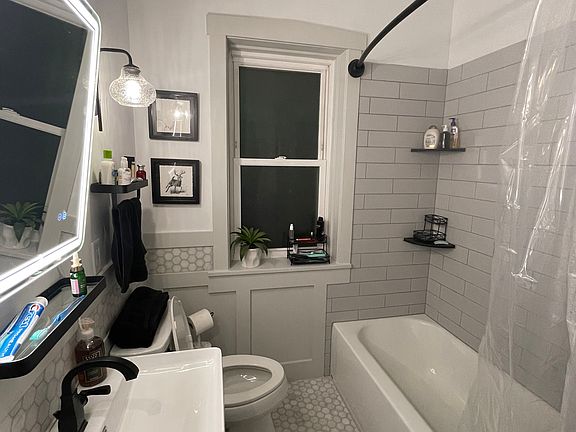 2nd image of 5540 N Austin Ave #2