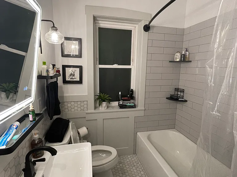 5540 N Austin Ave #2 — Photo 2