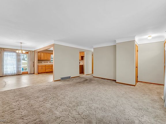 4th image of 9924 Valley Forge Dr