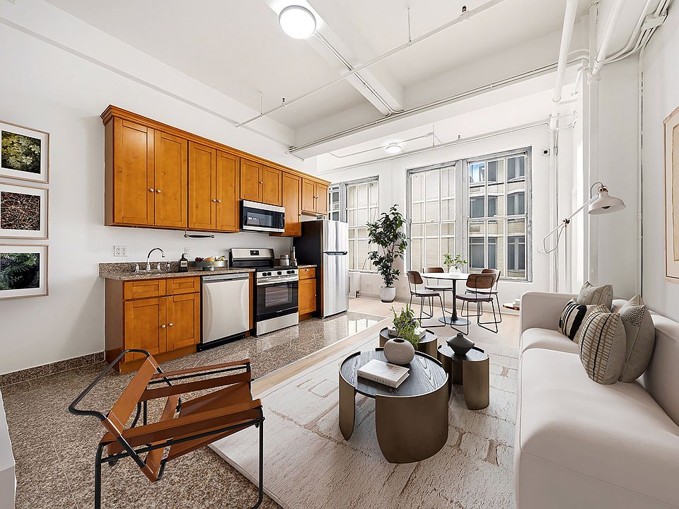 1st image of 325 W 37th St Floor 11R