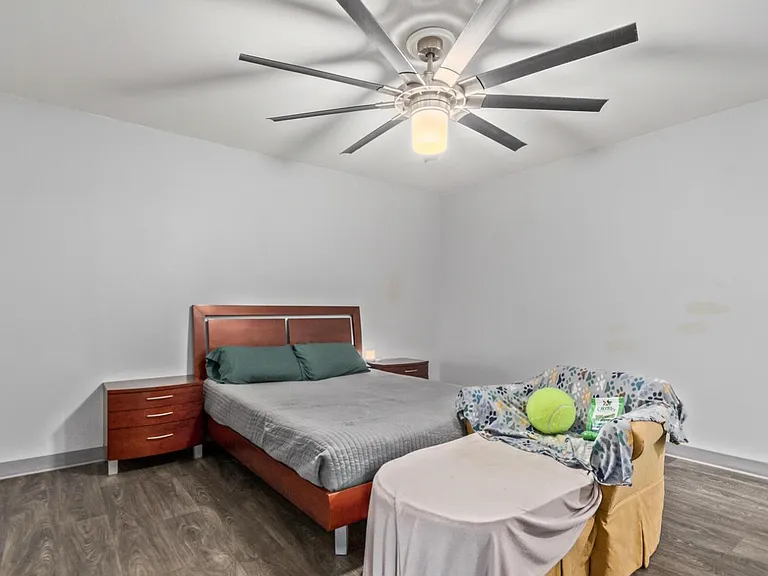 1922 E Laguna Dr — Photo 21