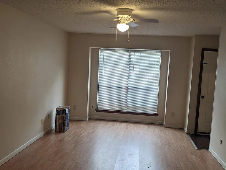 260 Edith Way — Photo 15