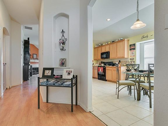 5th image of 3233 Chesington Dr