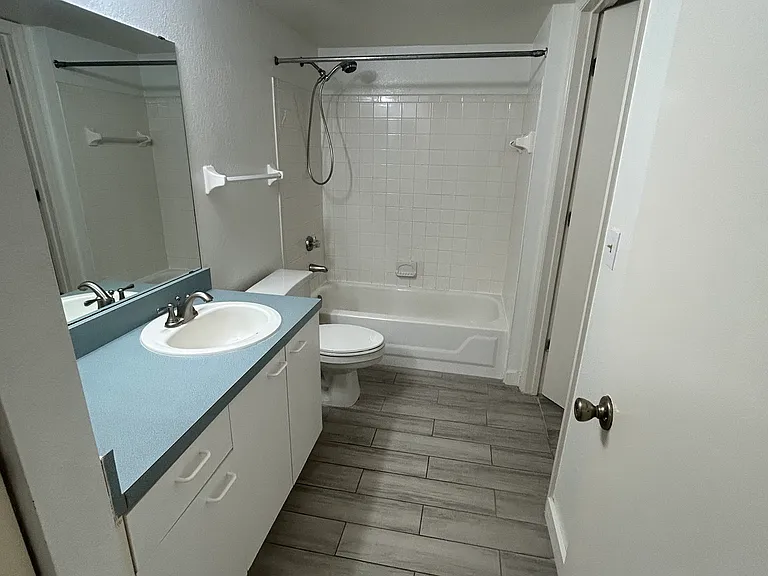1606 Columbia Arms Cir #124 — Photo 13