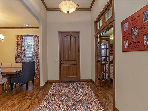 4th image of 1912 Lago Dr