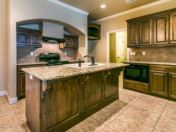 4th image of 8303 Pineridge Dr