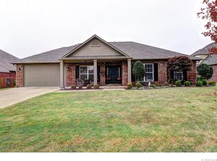 1203 Fairway St, Claremore, OK 74019