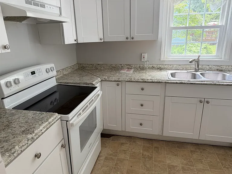 94 Bayne St #94 — Photo 3