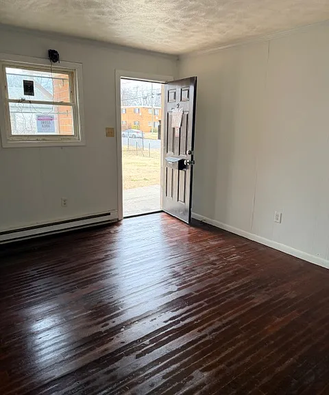 2115 Phaup St — Photo 8