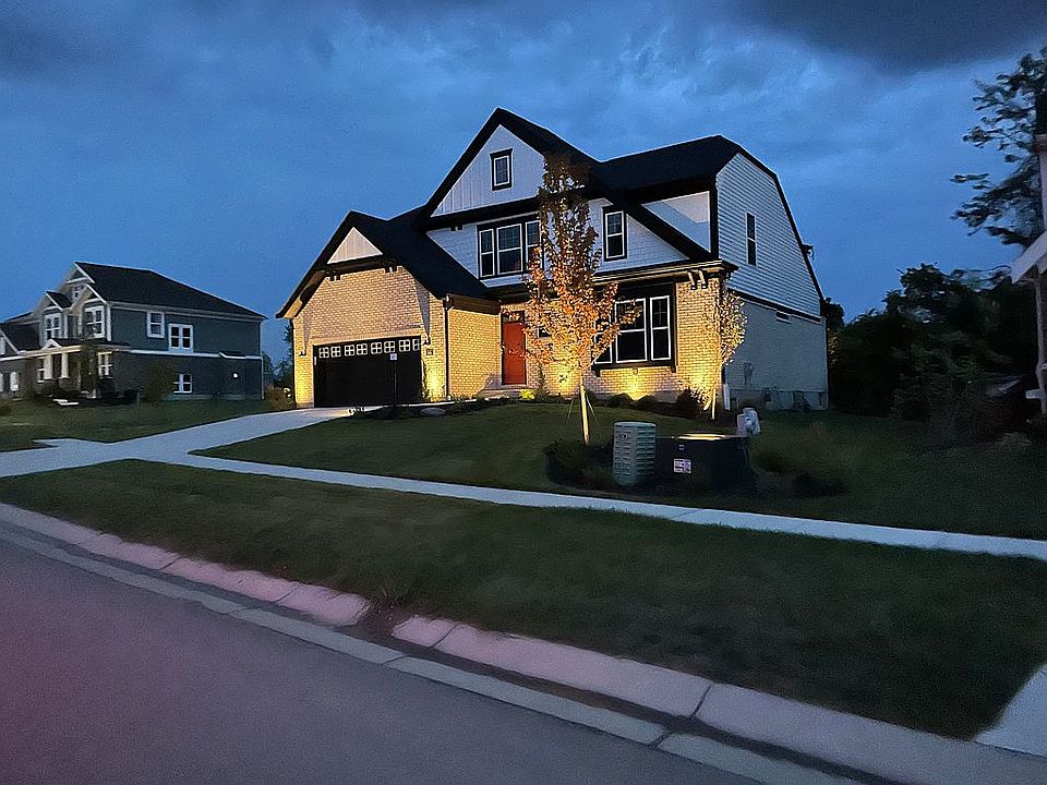 1st image of 888 Shadow Wood Dr