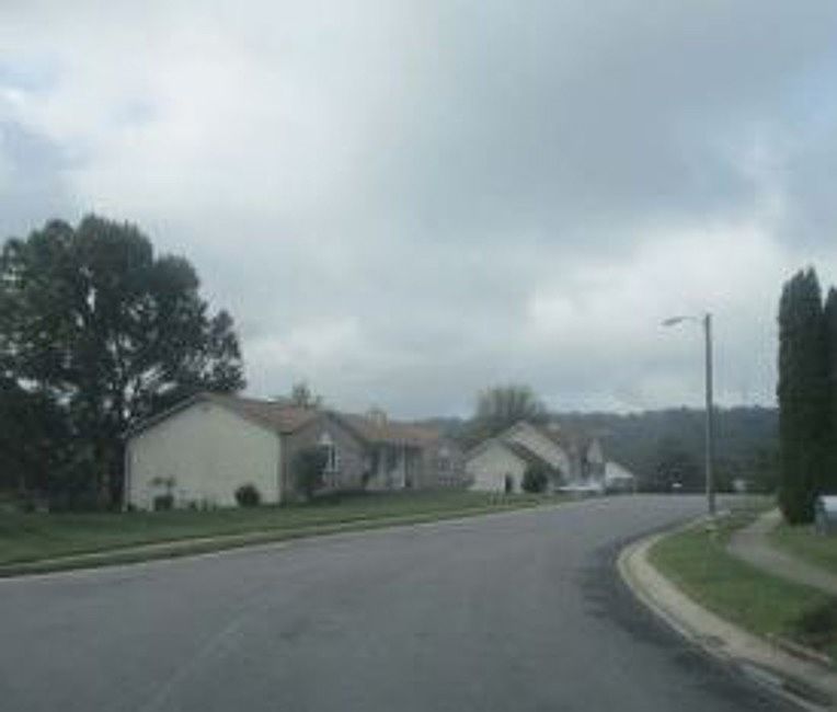 Exterior Neighborhood (street photo)