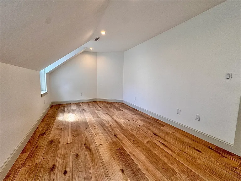 7 Hardy St #2 — Photo 18