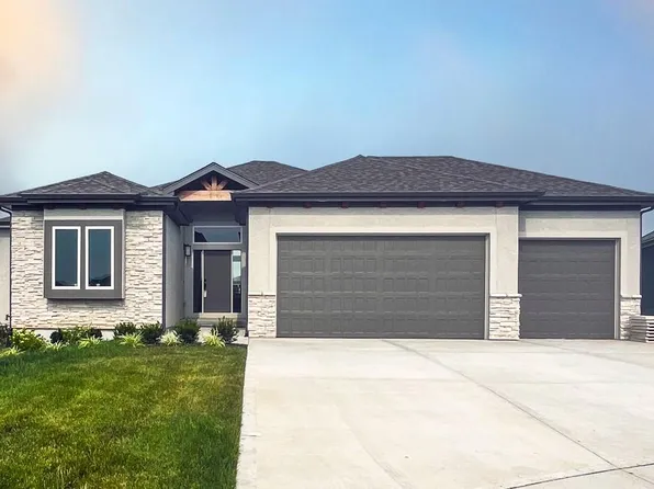 11292 S Red Bird St, Olathe, KS 66061
